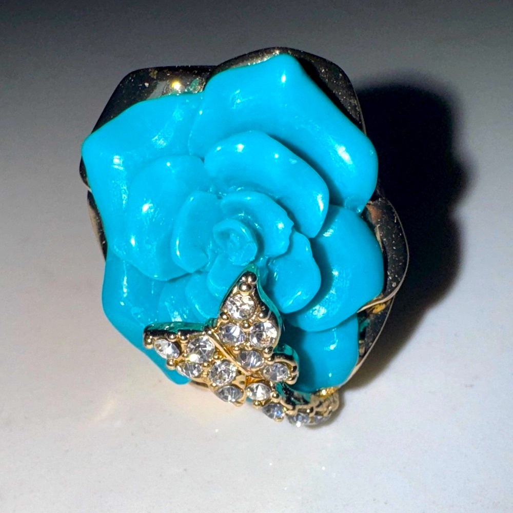 Turquoise Resin Floral Ring with Crystal Butterfly